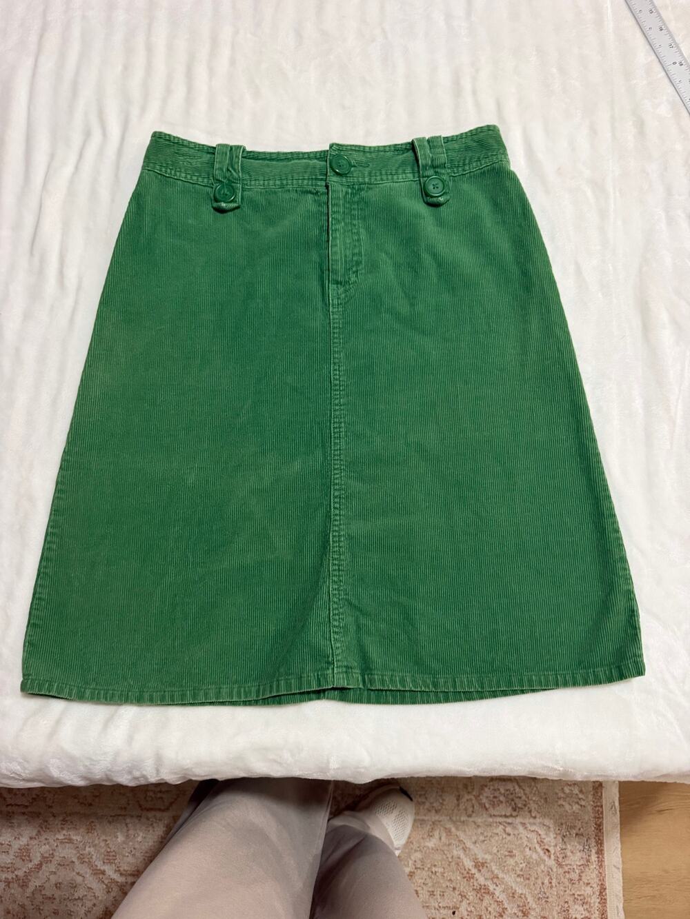 H&M Corduroy Skirt Green Womens 8 Aline Below Knee Winter Fall Classic - Picture 1 of 7